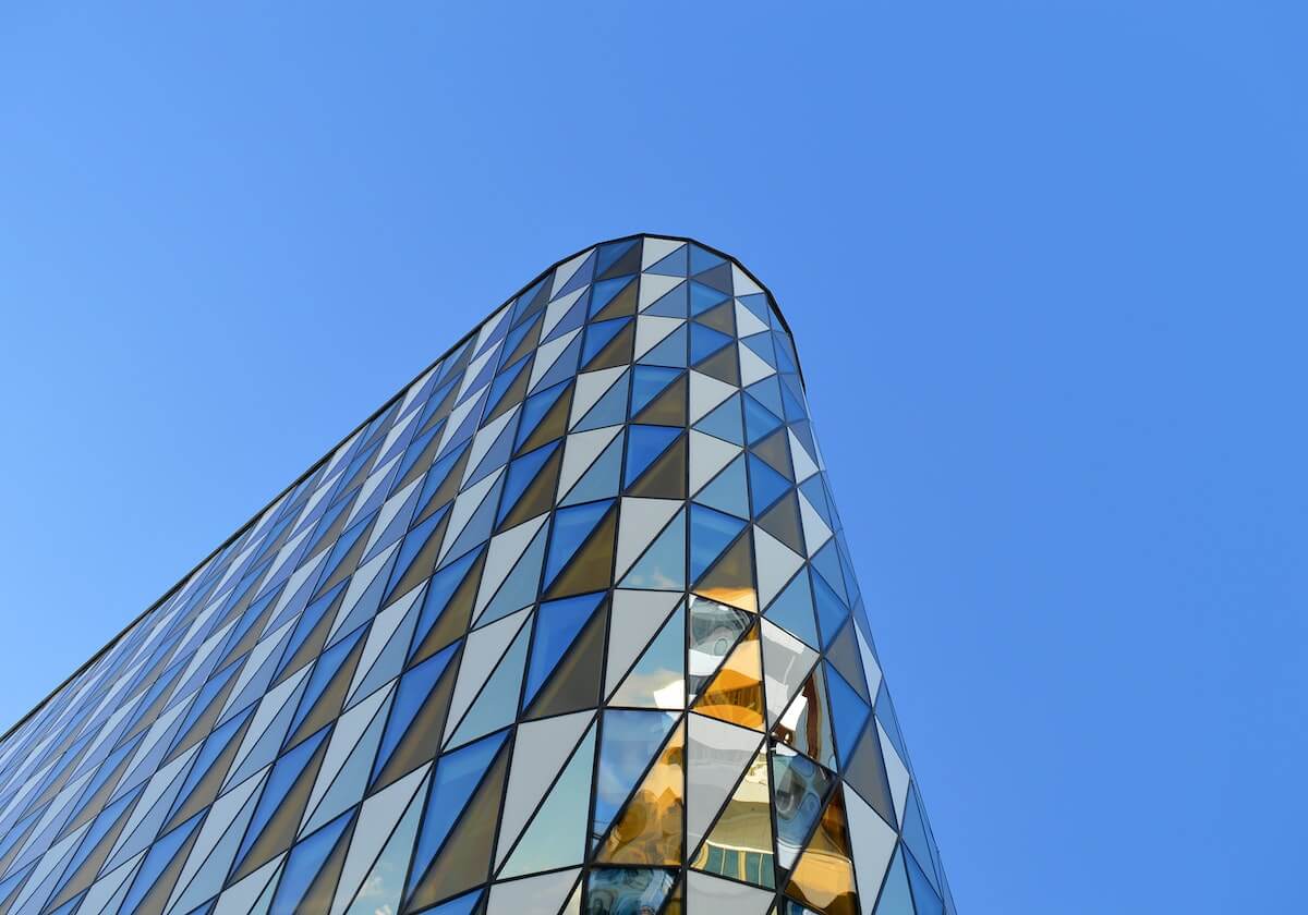 九游游戏中心-低级失误，博洛尼亚门将直接将球传给对手导致球队丢球