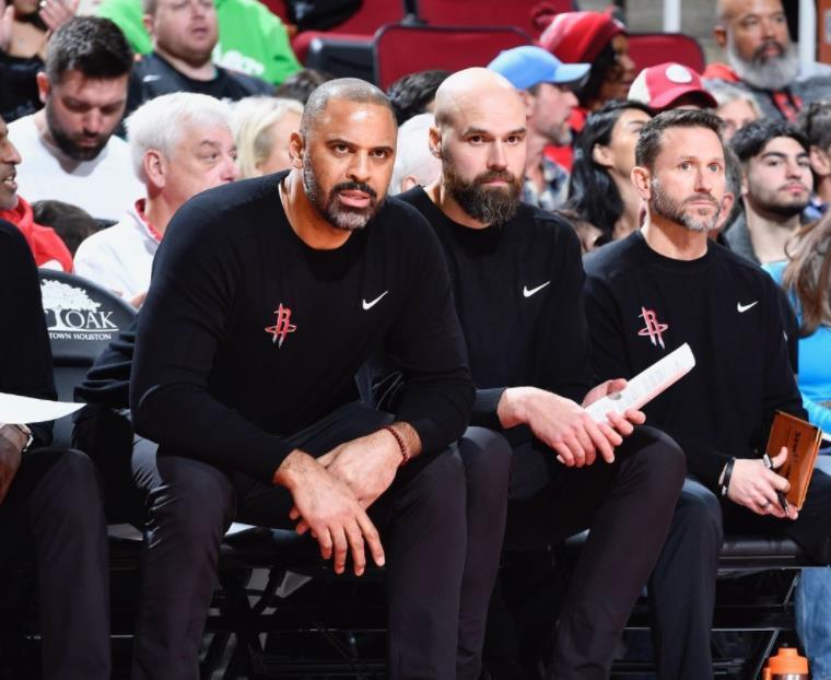 九游APP-23分钟砍14+1+4！火箭队射手加时遭弃用，乌度卡的理由太牵强？